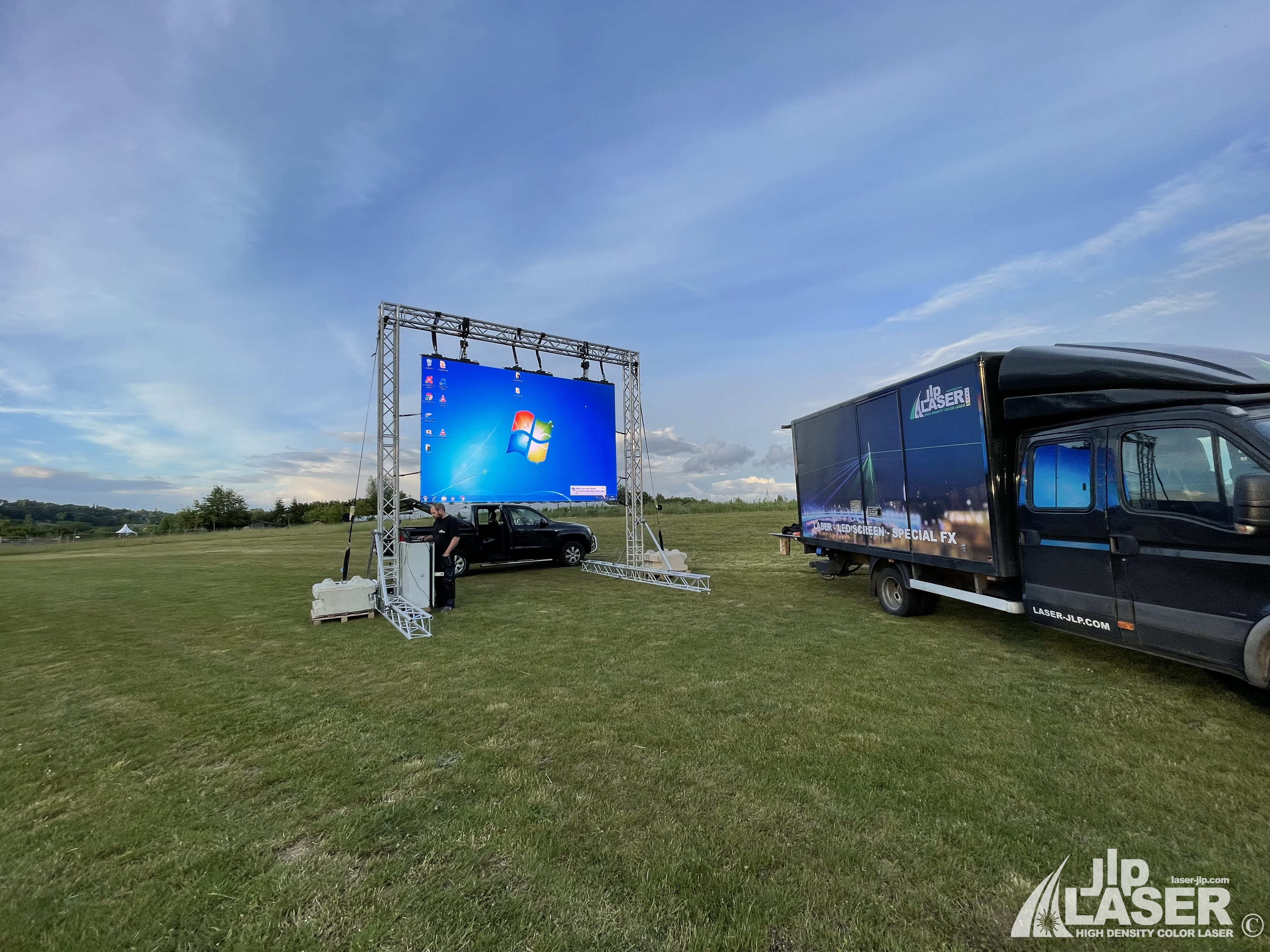 Led screen 